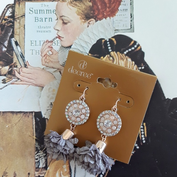 *FREE!* NWT Decree Stone & Crystal Tassle Earrings - Picture 4 of 6